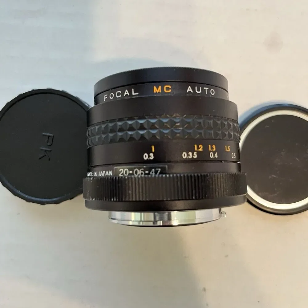 Vintage Focal MC Auto 28mm 1:2.8 520 Wide Angle Lens Minolta MC/MD